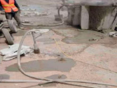 衡山水泥混凝土路面板底注浆技术 路面脱空注浆整治方案